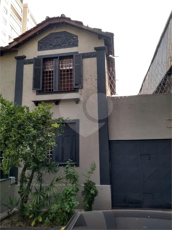 Imóvel Comercial com 6 Quartos e 2 banheiros à Venda, 445 m²