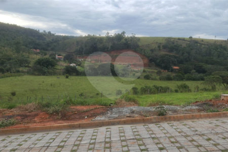 Terrenos de 300 metros em condomínio fechado e prontos para construir na região de Atibaia