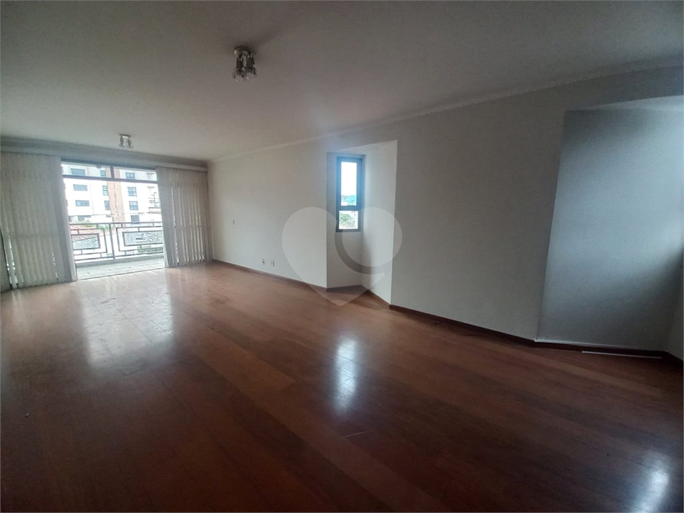 Apartamento para venda ou locação no Ed. Alexandre Previero