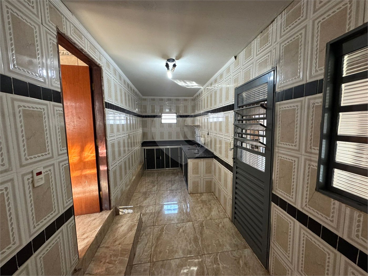 Casa á venda, com 2 Dormitórios e Edícula, em São Carlos-SP.