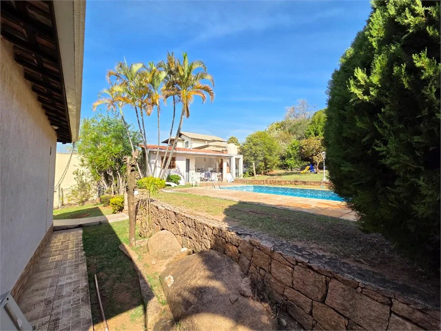 Casa com 3 dormitórios e piscina no Condomínio Cafezal VI em Itupeva SP