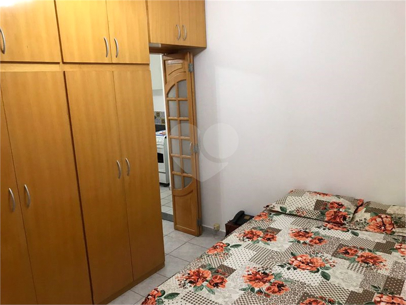 Apartamento mobiliado de 32m2 com 1 dormitório e 1 vaga para locação na Santa Cecília