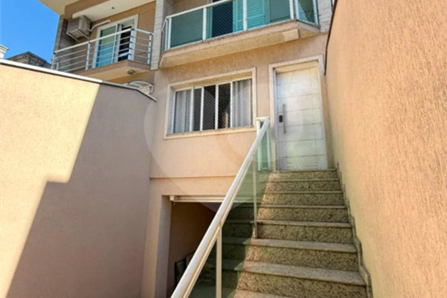 Casa à venda com 4 quartos em Vila Fiat Lux, São Paulo