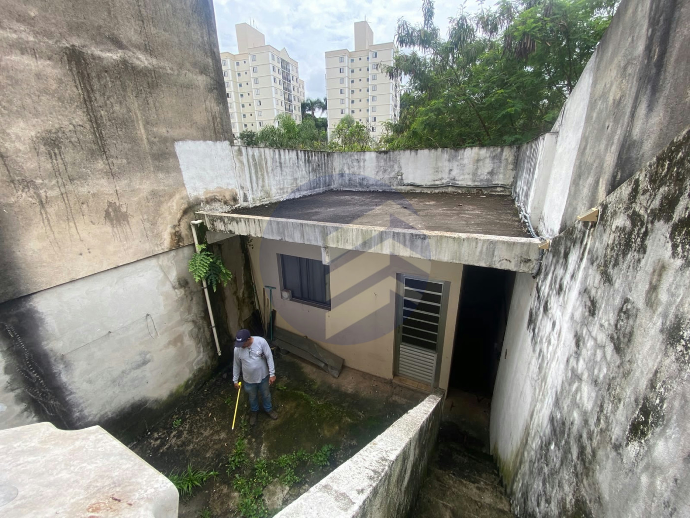 Casa à venda com 2 quartos em Jardim Alvorada, oportunidade para investidor