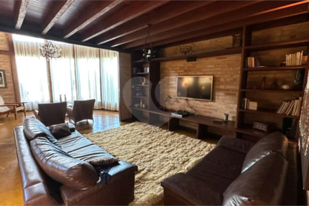 Casa para venda no Condomínio Vivenda do Broa.