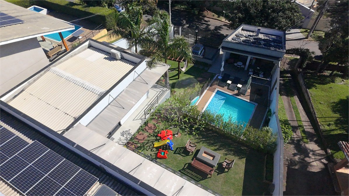 Casa com 4 dormitórios à venda, 214 m² por R$ 1.890.000 - Parque Arco Iris - Atibaia/SP
