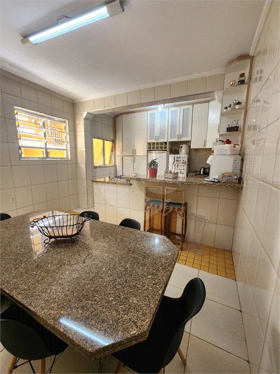 Sobrado no Jardim França - Zona Norte de São Paulo com 150 m², 3 dormitórios (1 suíte), 2 vagas. Localização privilegiada.
