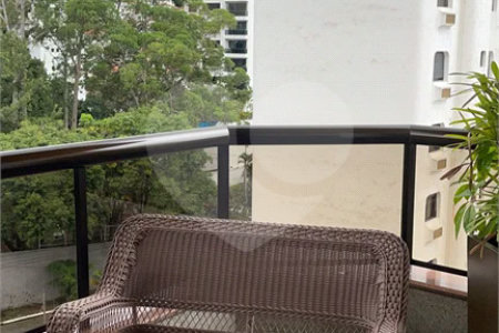 Apartamento com terraço 385m² 03 dormitórios sendo 2 suítes 5 vagas..Estuda Permuta.
