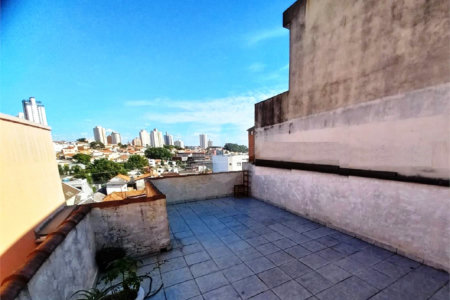 Casa com 182 m² com 3 Dorm na Vila Brasilio Machado.