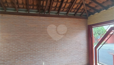 Casa à venda com 3 quartos, sendo 1 suíte,  no condomínio Residencial Parati, São Carlos - SP