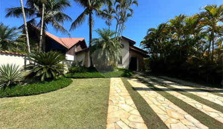 Casa à venda com 4 quartos, sendo 2 suítes,  em Morada da Praia, Bertioga, SP