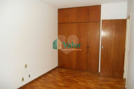 Apartamento com 3 dormitórios.