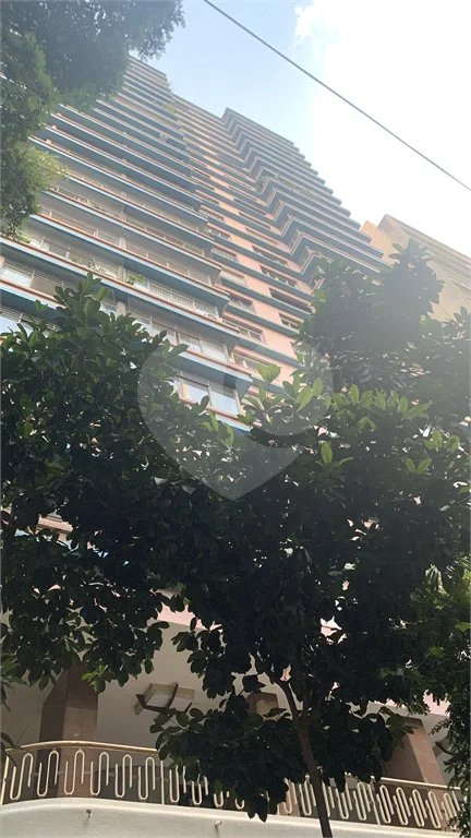 Edifício Louvre | Apartamento Neoclássico de 425m² à Venda na Praça da República — Centro de São Paulo