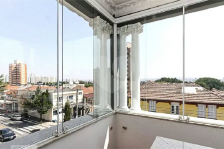 Sobrado à venda no Belenzinho de 208 m² com 6 dormitórios, 4 banheiros e 2 vagas