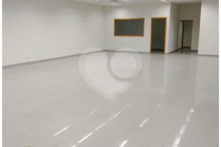 Loja com 280 m² para locação na Penha