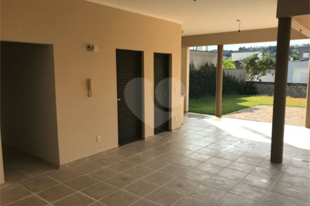 Casa assobradada à venda no Jardim Panorama – Vinhedo/SP
