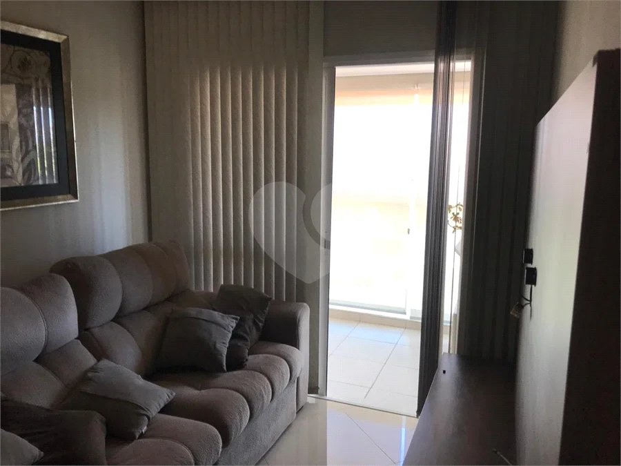 APARTAMENTO MOBILIADO EM FRENTE AO SHOPPING 02 DORMITÒRIOS