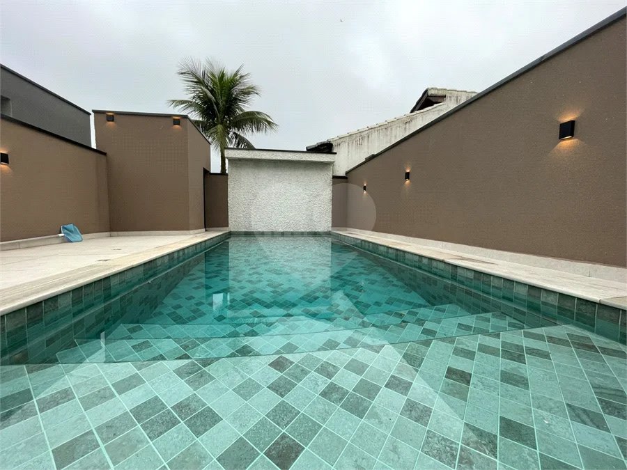 Casa à venda ou para alugar com 5 quartos, sendo 4 suítes,  em Morada da Praia, Bertioga, SP