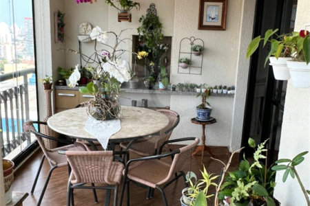 Apartamento à venda com 2 suítes em Campo Belo, São Paulo, SP