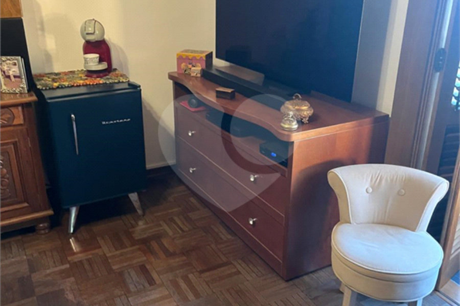 Sobrado Espaçoso e Decorado nas Palmas do Tremembé – 316m², Suíte com Varanda e 3 Vagas
