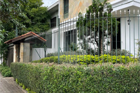 Sobrado à venda no Planalto Paulista c/330m2 - 3 Quartos/1 Suite/ 4 Vagas na garagem - Metrô S.Judas