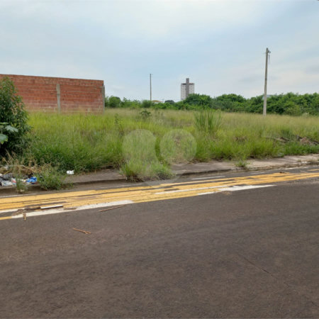 Terreno com 145,43 m² de área total.
