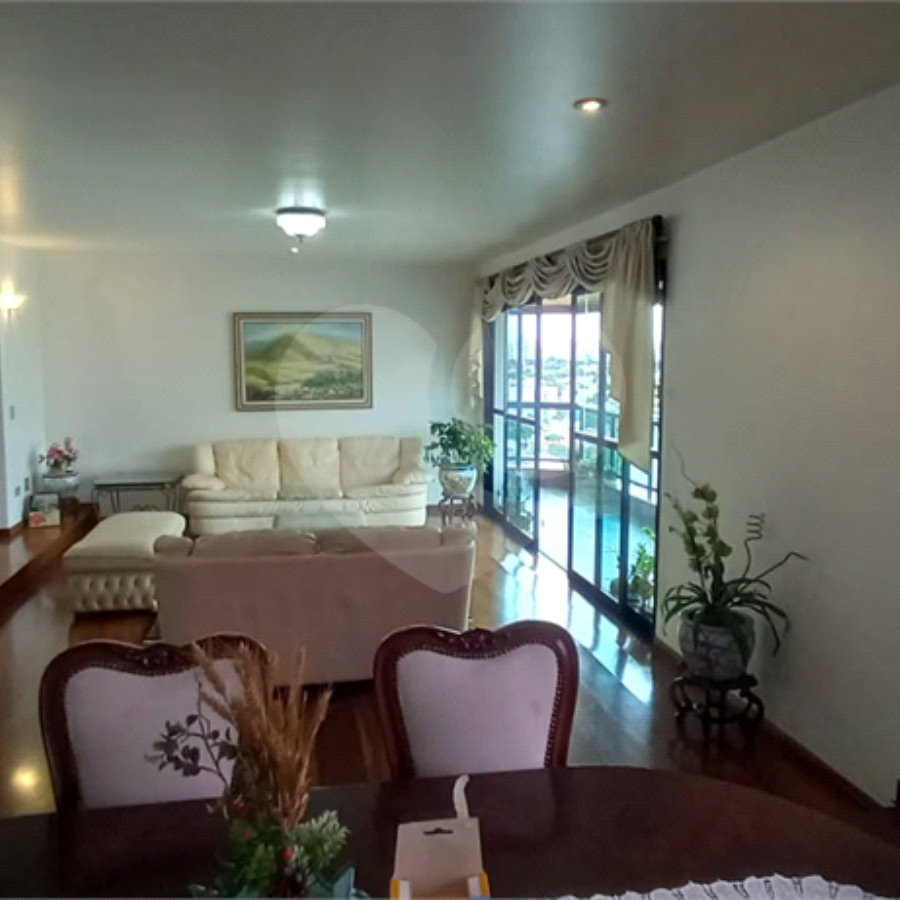 Apartamento à Venda em Mirandópolis com 4 Dormitórios, 2 Suítes e 4 Vagas