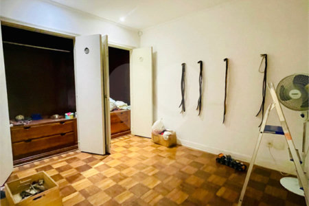 Linda casa com 600 m² e 6 vagas de garagem à venda próximo ao metrô Ana Rosa!!