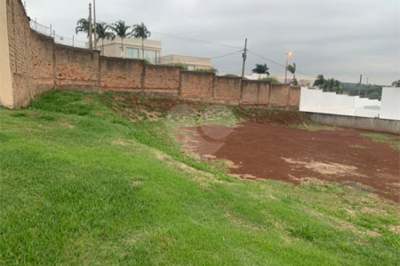 Terreno no Condomínio Nascente do Jaraguá , localizado em Araraquara/SP.