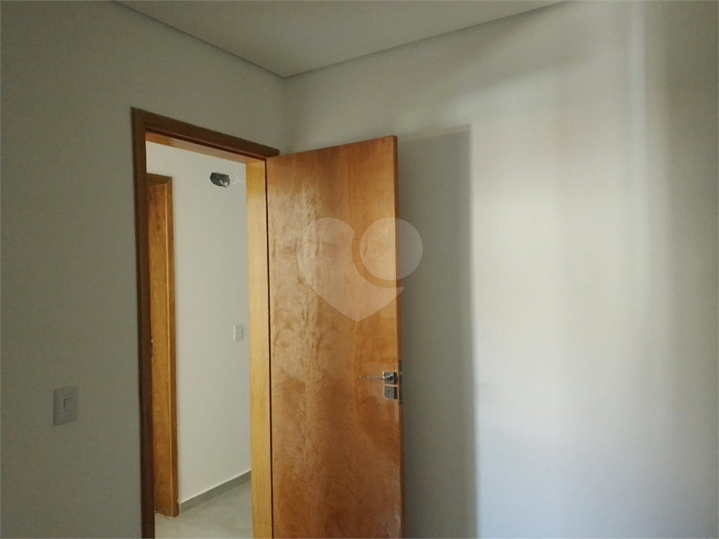 Apartamento Novo com 2 Dormitórios, Elevador na Vila Gustavo. Aceita Pet.