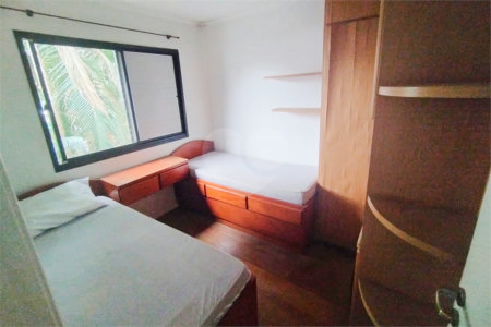 Apartamento na Saúde - 2 quartos com 1 suíte, varanda e 2 vagas