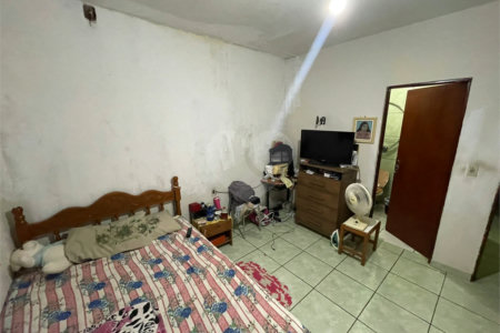 Casa térrea para venda na Vila Nossa Senhora de Fátima.