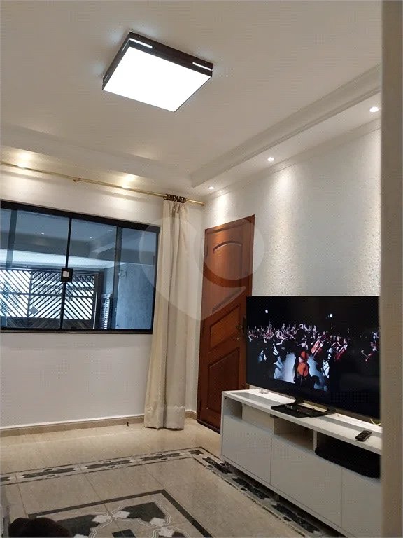 Casa com 324m², 4 dormitórios, sendo 1 suíte, 4 vagas, à venda no Jardim Las Vegas em Santo André.