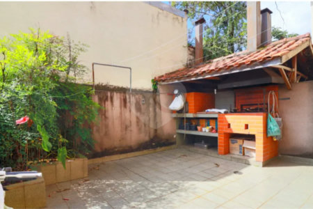 Casa com 210m² , 3 dormitórios , sendo 1 suíte , 2 vagas , à venda no Jabaquara.