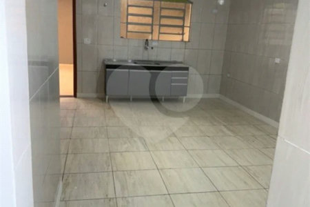 Casa com 235m² , 3 dormitórios , sendo 1 suíte , 6 vagas , à venda no Jardim Brasilia