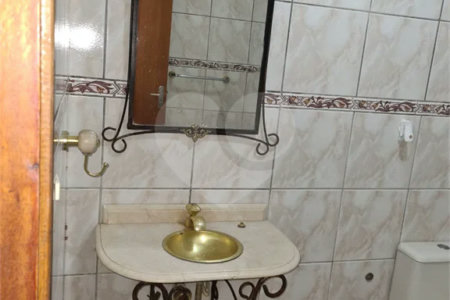 Casa à venda na Vila Esperança com 230m² 3 dormitórios 1 suíte 3 banheiros 3 vagas