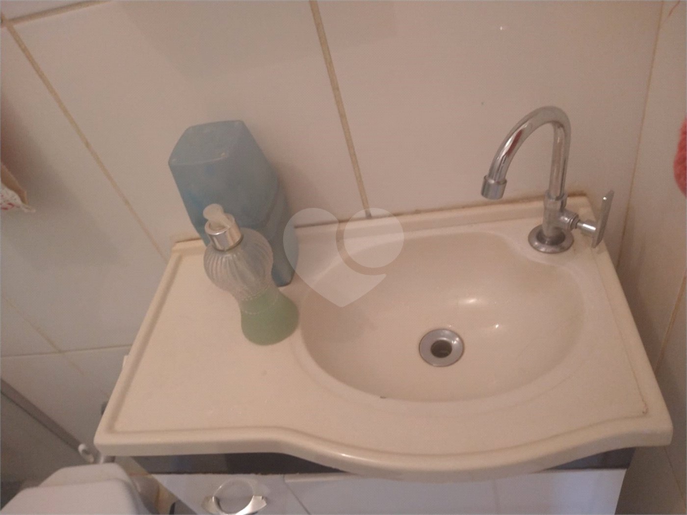 Casa Térrea com 2 dormitórios.
