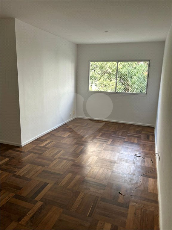 locação dois dormitorios Moema Pássaros