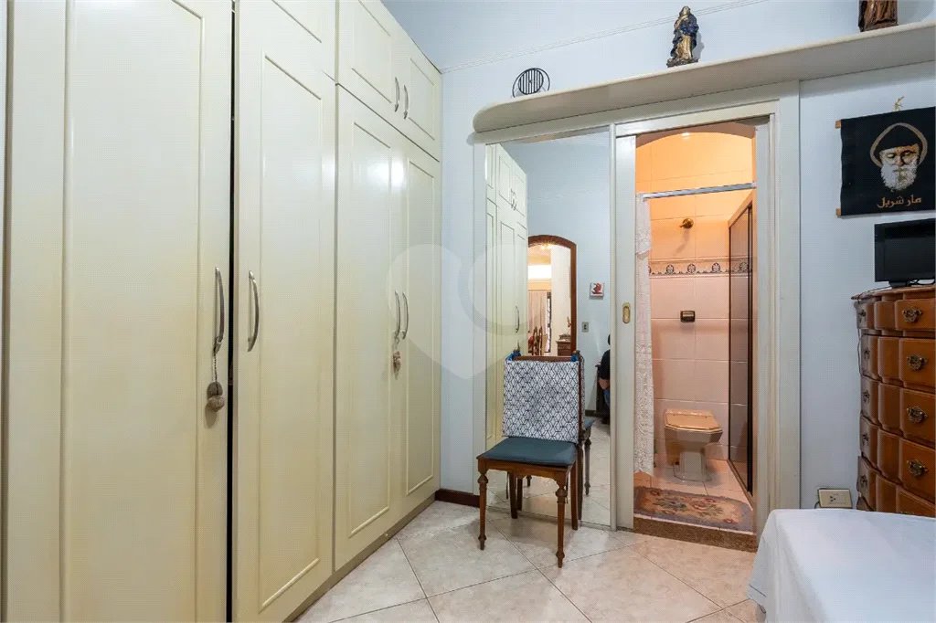 Casa a venda no Planalto Paulista, 2 suítes, 4 vagas, 230 m², quintal e localização privilegiada