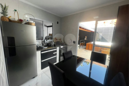 Casa térrea para venda no Condomínio fechado Moradas