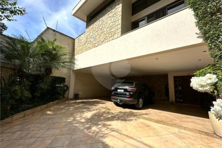 Sobrado com 5 dorm. sendo 2 suites