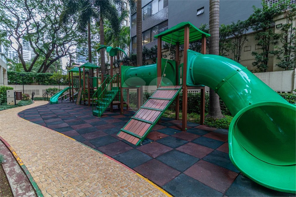 Cobertura à venda com 3 suítes em Vila Olímpia, São Paulo, SP