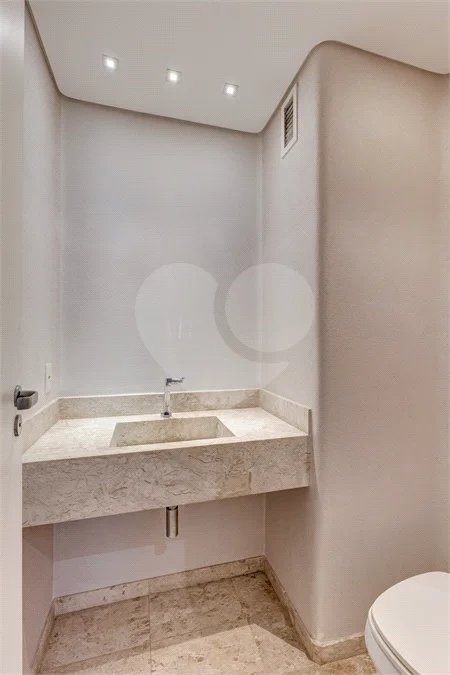 Apartamento no Alto da Boa Vista Condomíno com vasta área verde, lazer e segurança..