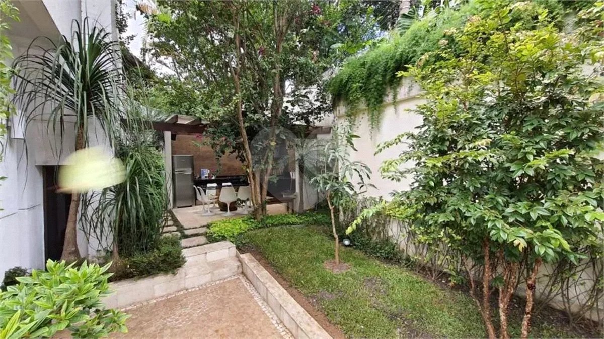 Casa com 3 suítes à venda, com 3 suítes e 4 vagas - Cidade Jardim - São Paulo/SP