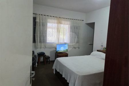 Casa à Venda com 5 quartos em Atibaia/SP