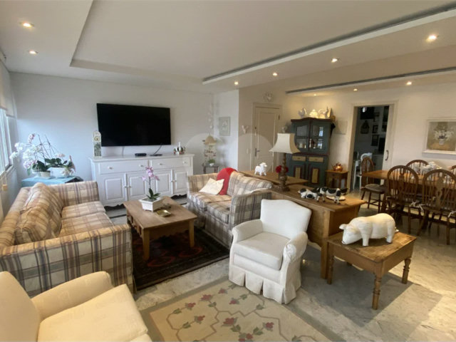 Apartamento à venda com 4 quartos, sendo 1 suíte,  em Alto da Boa Vista, São Paulo, SP