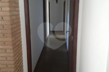 Casa Térrea com 3 quartos sendo 1 suíte. 1.400m² A/T. Jardim Floresta, Atibaia, SP