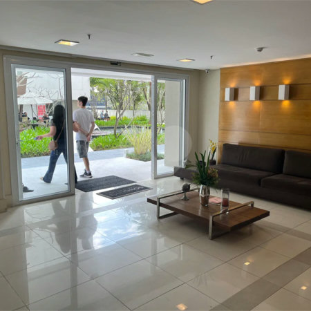 Conjunto comercial com 60m² , 1 banheiro , 2 vagas de garagem , à venda na Vila Leopoldina.