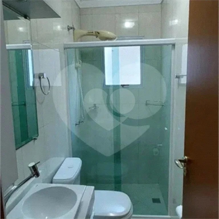 Casa á venda com 230m², 4 dorms, 2 suítes e 4 vagas na Vila Clementino. Estuda permuta.