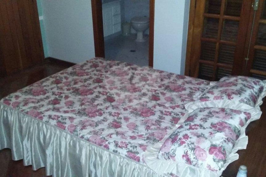 CASA TÉRREA A VENDA NO TREMEMBÉ - 4 SUÍTES E 10 VAGAS DE GARAGEM